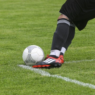Internatsschulen mit Fußballprogrammen mit Konflikten zwischen Spielern um